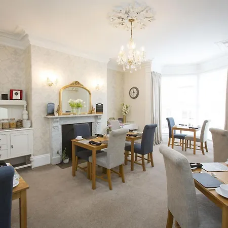 Rosslyn House *