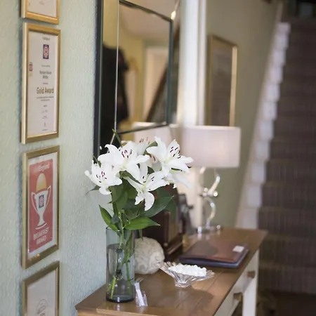 Bed & Breakfast Rosslyn House *