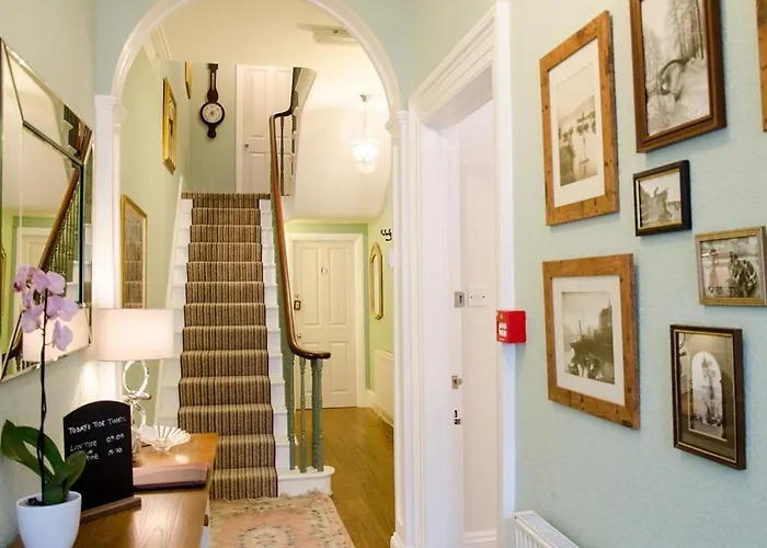 Rosslyn House Whitby