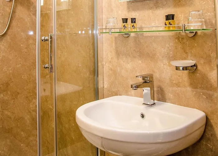 Rosslyn House Bed & Breakfast