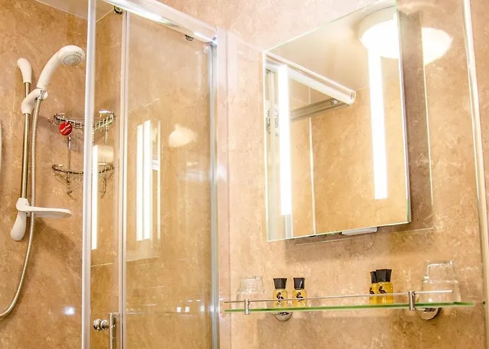 Rosslyn House Bed & Breakfast *