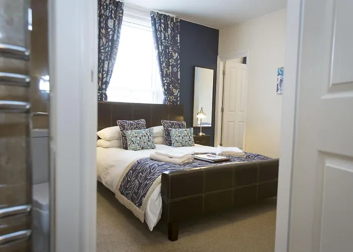 Rosslyn House * Whitby