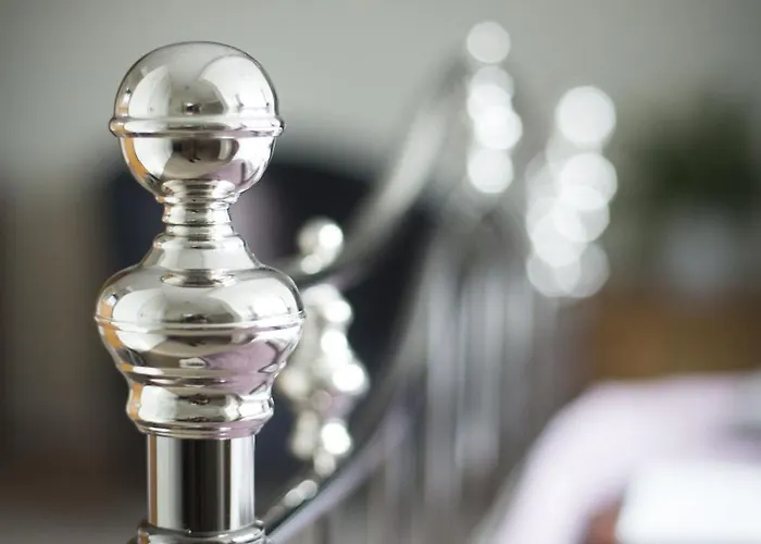 Rosslyn House * Whitby