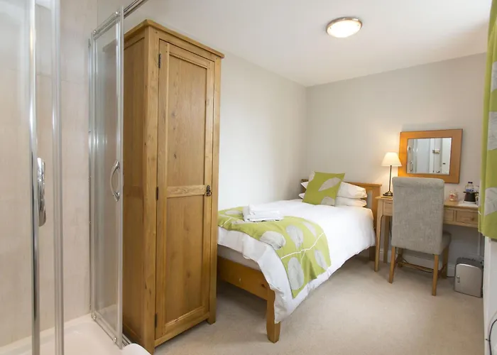 Rosslyn House Bed & Breakfast *