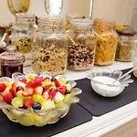 Rosslyn House 4*