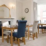 Rosslyn House Bed & Breakfast Whitby