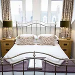 Rosslyn House 4* Whitby