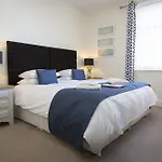 Rosslyn House Bed & Breakfast 4*