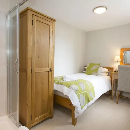 Rosslyn House Bed & Breakfast *