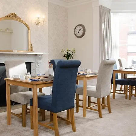 Rosslyn House Bed & Breakfast Whitby