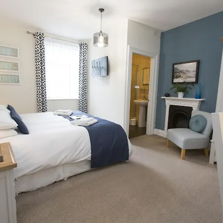 Rosslyn House Bed & Breakfast Whitby