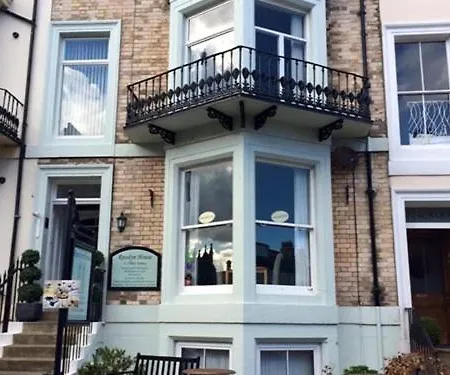 Rosslyn House 4* ويتبي
