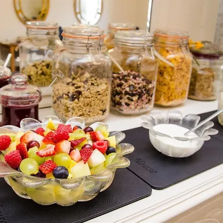 فندق مبيت وإفطار Rosslyn House 4*