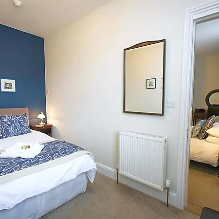فندق مبيت وإفطار Rosslyn House 4*