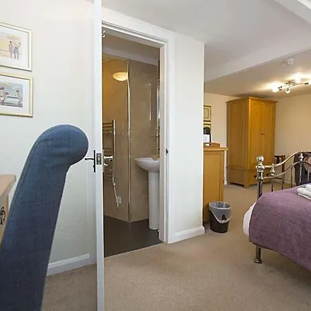 فندق مبيت وإفطار Rosslyn House 4*