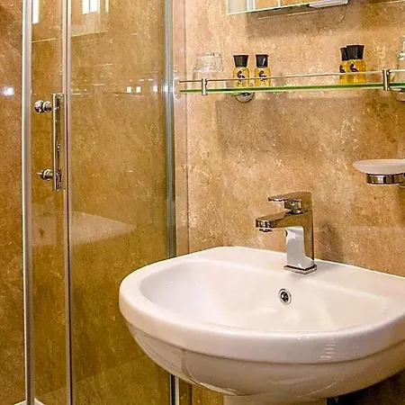 فندق مبيت وإفطار Rosslyn House 4*