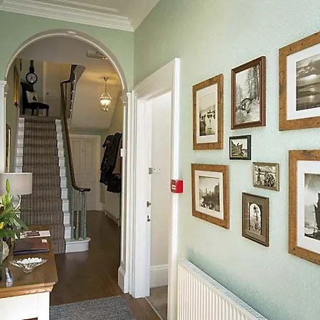 Rosslyn House