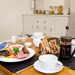 Bed & Breakfast Rosslyn House