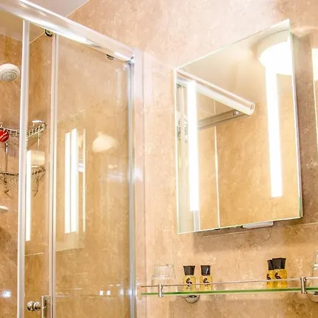 B&B Rosslyn House 휫비